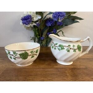 Johnson Bros Bathurst Cream and Sugar Set Vintage England Ivy Pattern Green Vine